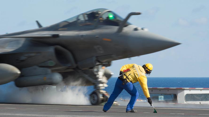 France launches airstrikes against IS in Iraq