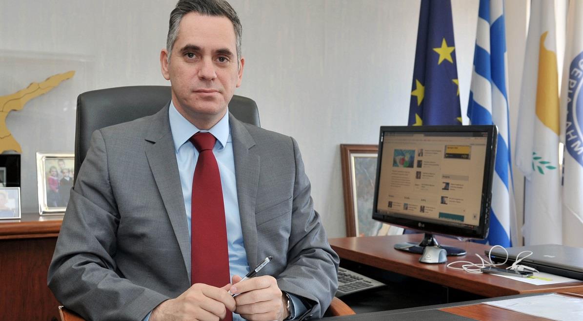 νικολασ 