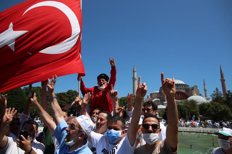 Istanbul's Hagia Sophia Mosque hosts first Friday prayers in 86 years