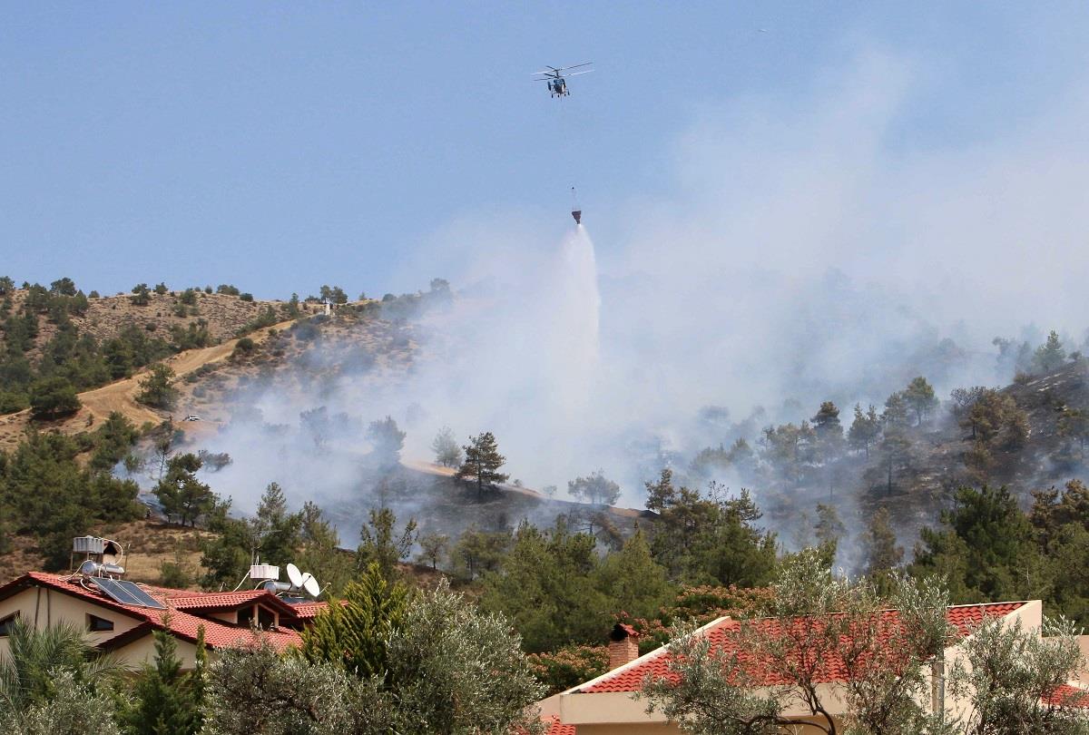 ΜΑΙΝΕΤΑΙ Η ΠΥΡΚΑΓΙΑ ΣΕ ΤΡΙΑ ΜΕΤΩΠΑ ΣΤΗ ΣΟΛΕΑ