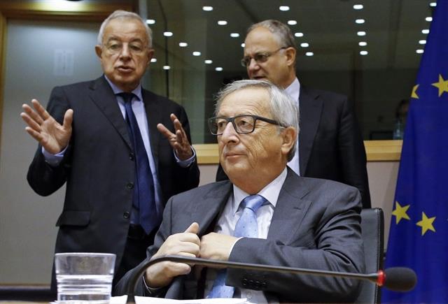 Άρχισε μαραθώνιο επαφών ο Γιούνκερ για την προσφυγική κρίση 