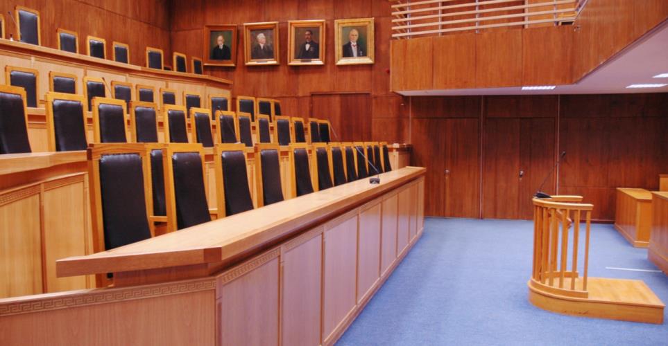 ΕΛΛΗΝΕΣ ΔΙΚΑΣΤΕΣ