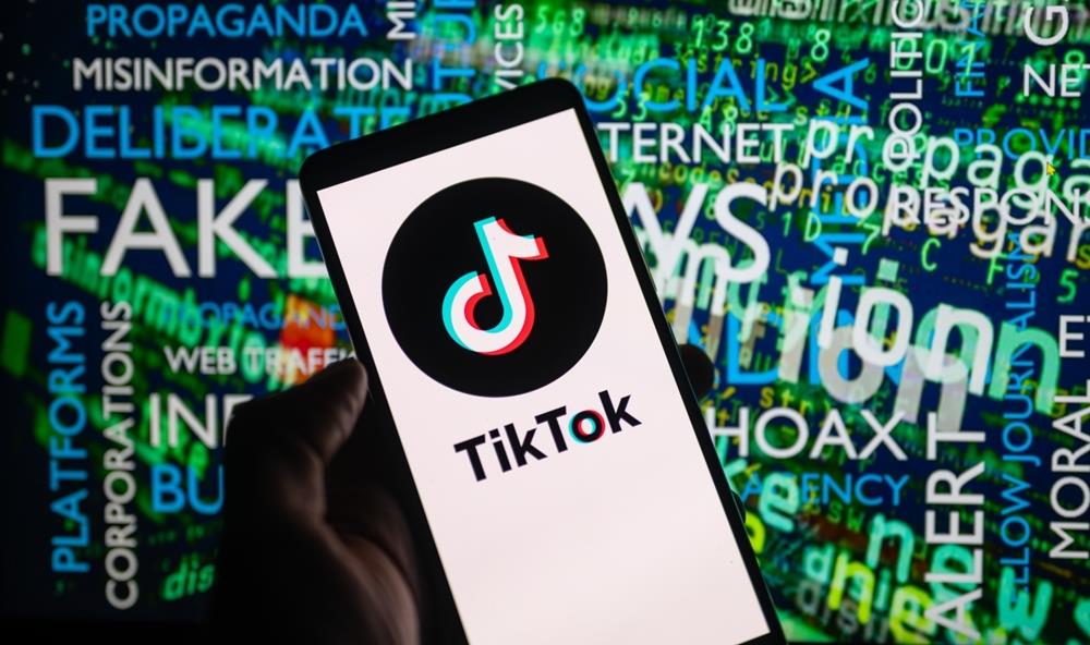 tiktok_parapliroforisi