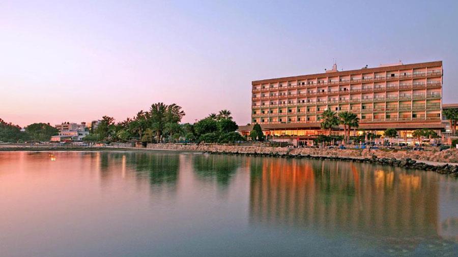 crowneplazametatropi