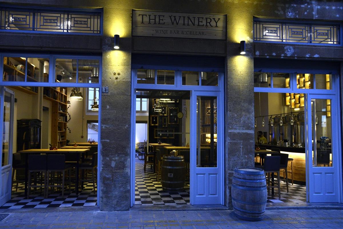 Το The Winery πρωτοτυπεί γιατί παράγει το κρασί στον ίδιο τον χώρο του μπαρ