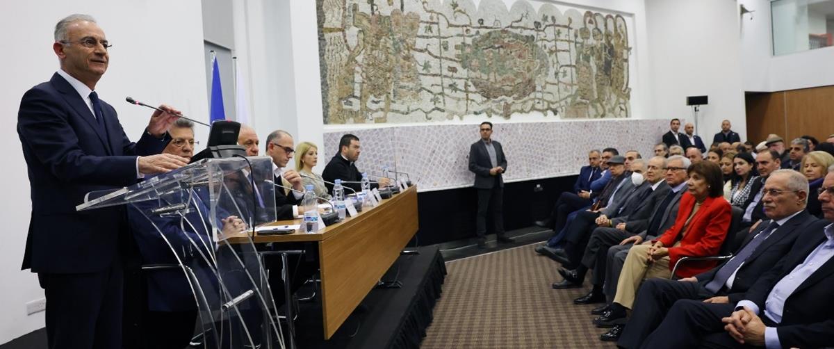 4455208797012549 politiko-grafeio-dhsy-averof-1