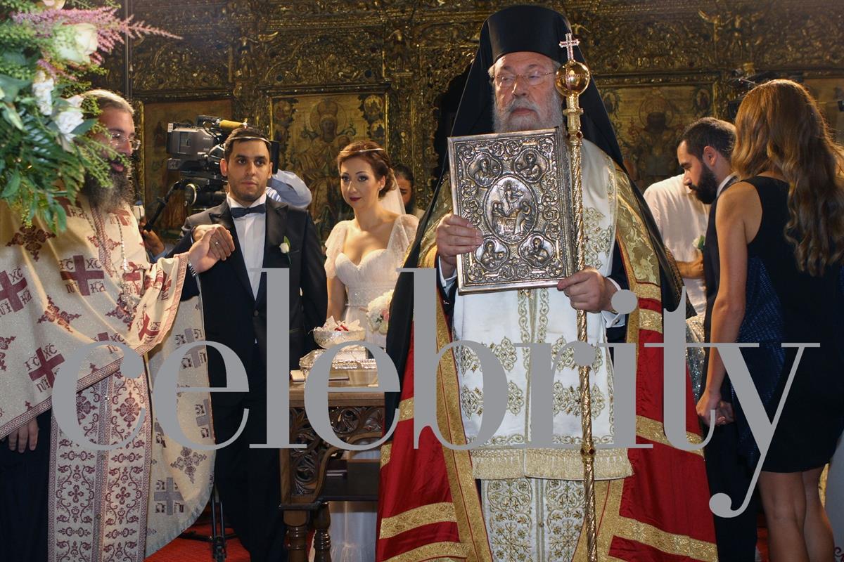 Στα λευκά ντύθηκε η κόρη της Ελένης Θεοχάρους, Τζούλη