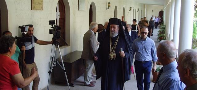 ΔΕΝ ΔΙΑΦΑΙΝΕΤΑΙ ΛΥΣΗ ΣΤΟ ΚΥΠΡΙΑΚΟ ΕΚΤΙΜΑ Ο ΑΡΧΙΕΠΙΣΚΟΠΟΣ ΚΥΠΡΟΥ
