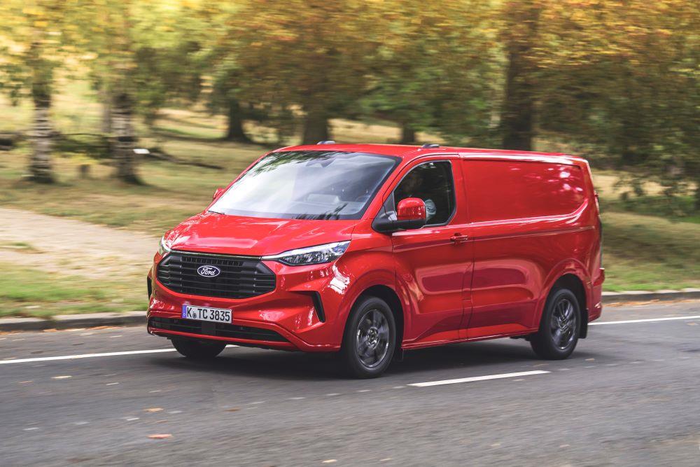 TRANSIT_CUSTOM_LIMITED_VAN_DYNAMIC_09