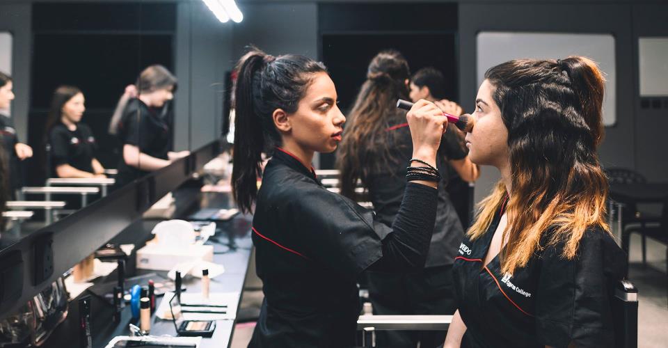 beauty technician