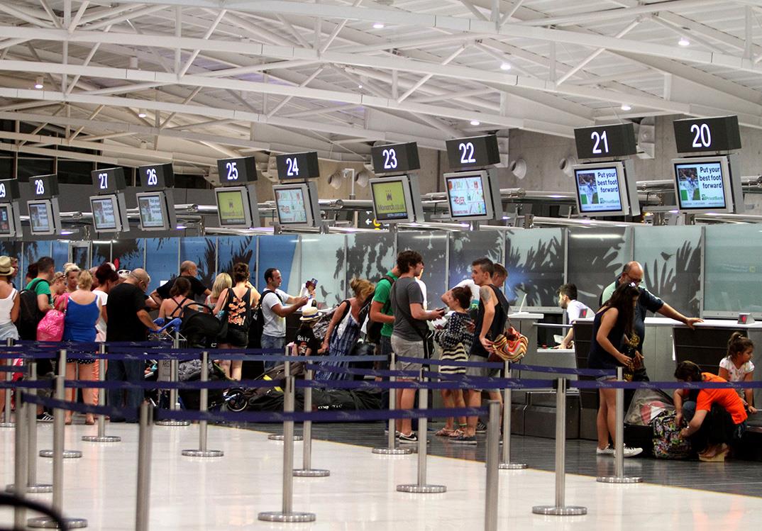 ΑΕΡΟΔΡΟΜΙΟ ΛΑΡΝΑΚΑΣ ΚΟΣΜΟΣ