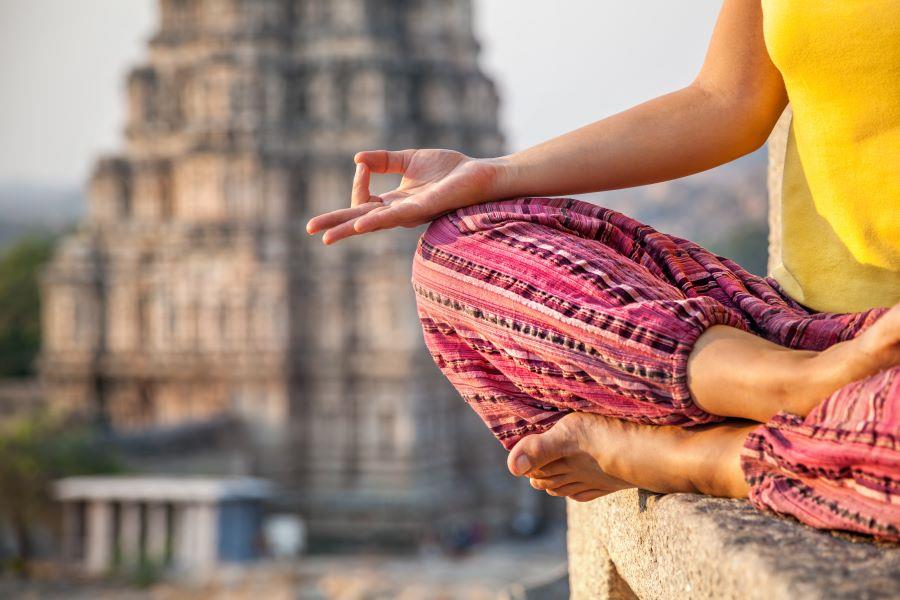 4293687112836452 yoga india
